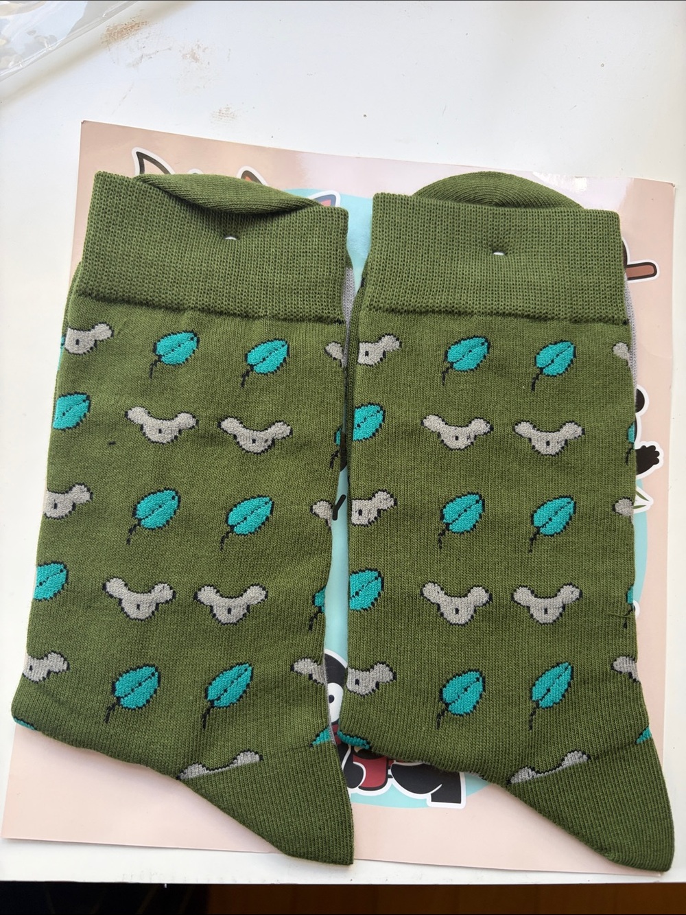 Olive Green Novelty Cotton-Blend Men’s Socks with Teal Leaf Pattern anthologies